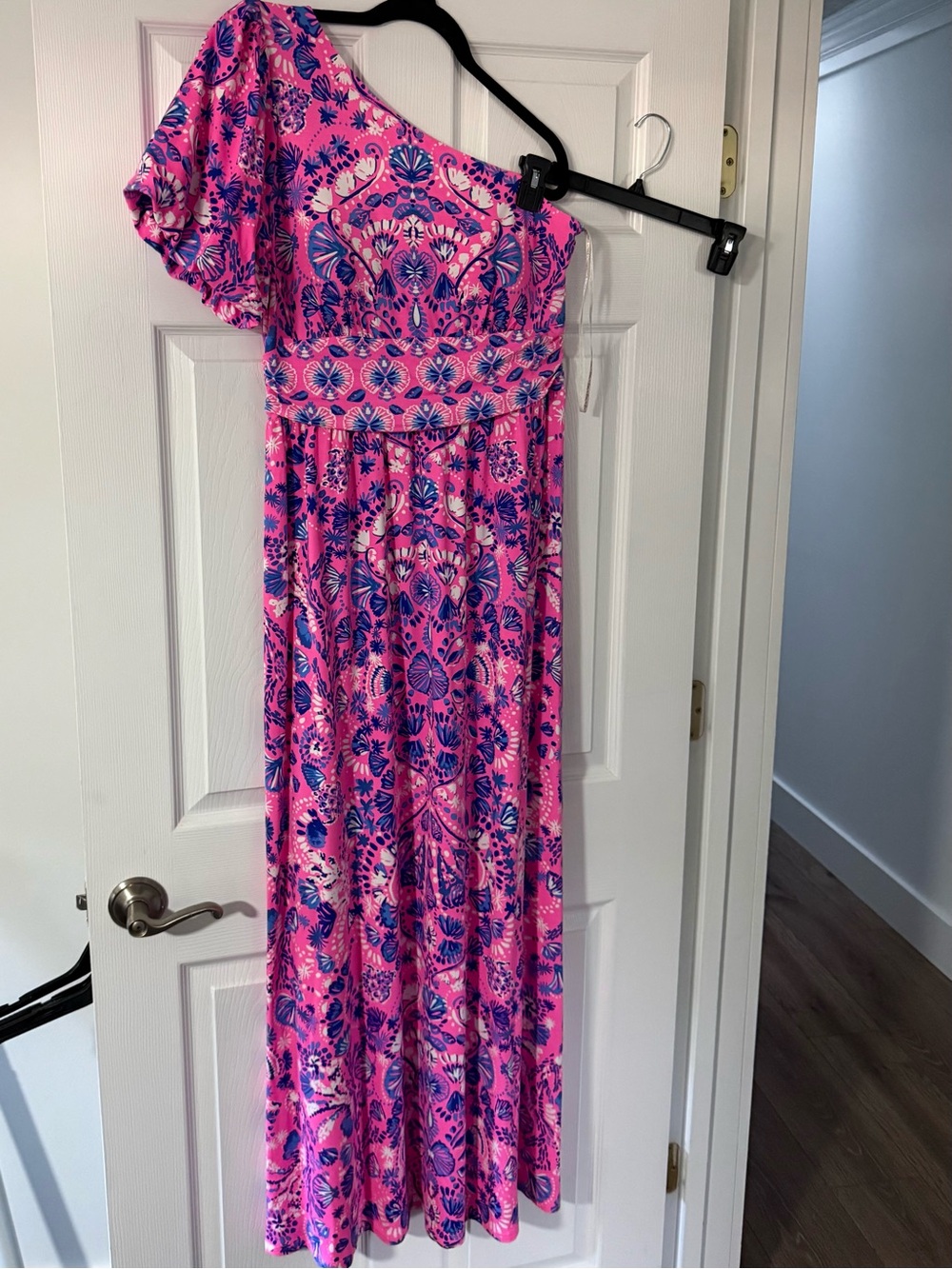 Lilly Pulitzer Havana Pink Floral One-Shoulder Dress and earrings